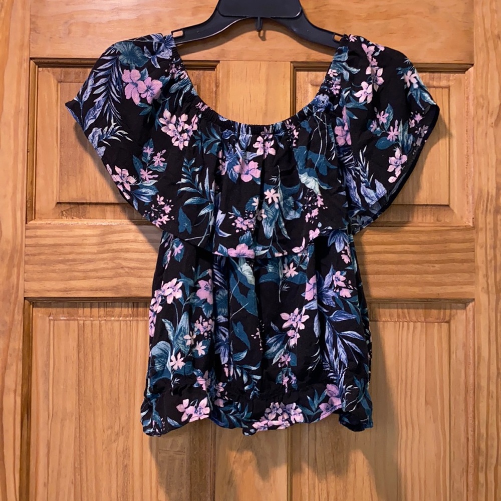 American Eagle top